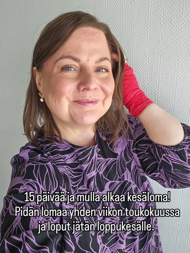 Onko sulla kesälomaa tiedossa tänä kesänä? Jos on, niin joko tiedät mitä meinaat kesälomalla tehdä?☀️

Mä varasin ekalle lomapäivälle kohdunkaulan syövän joukkoseulonta-ajan😅 Tärkeä asia hoitaa ja varasinkin ajan jo vaikka kutsu ei oo vielä ees tullut. 

Lisäksi lähden äitini kanssa esikoisen luokse kyläilemään. Ollaan ilmoittauduttu kirjailtaan ja mä myös viinimaisteluun. Lisäksi käydään varmasti ainakin museossa🥰

Odotetaan myös miehen kanssa, että päästään kuntosalille, kun Energy Litmasen pitäisi aueta sopivasti just ennen mun lomaviikkoa.

Äitienpäiväkin sopivasti sattuu siihen lomaviikolle, joten juhlitaan myös sitä. Lomaviikko on oikeastaan yhtä juhlaa, kun loma alkaa sopivasti vapulta🎉

15 päivää vielä🤭