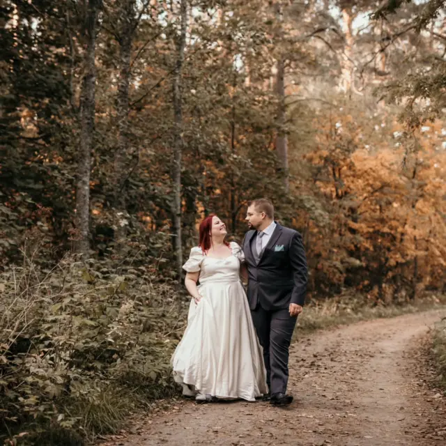 5 vuotta naimisissa💞

Edelleen valitsen sinut joka päivä🥰

Vikana kihlajaiskuva melkein 11 vuoden takaa. Kaikki kuvat @bellaphotofi (video esikoisen ottama).